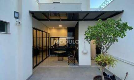 CASA RESIDENCIAL à venda, 3 quartos, 3 suítes, 3 vagas, Vigilato Pereira - Uberlândia/MG