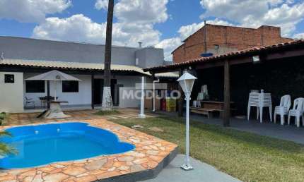 CASA RESIDENCIAL à venda, 2 quartos, 1 suíte, 4 vagas, ALTO UMUARAMA - Uberlândia/MG