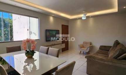 Apartamento com 3 quartos à venda na Rua Anita Della Penna, --, Nossa Senhora das Graças, Uberlândia