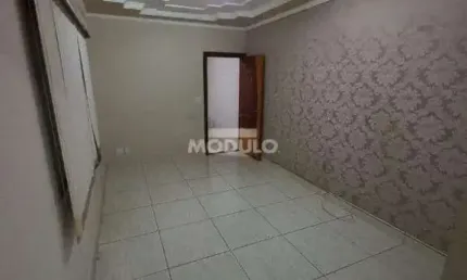 CASA RESIDENCIAL à venda, 3 quartos, 1 suíte, 3 vagas, JARDIM PATRICIA - Uberlândia/MG