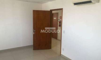 Sala comercial para alugar na Avenida Vasconcelos Costa, --, Osvaldo Rezende, Uberlândia