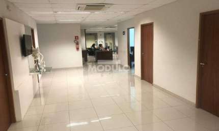 Sala comercial para alugar na Avenida Vasconcelos Costa, --, Osvaldo Rezende, Uberlândia