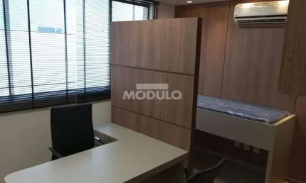 Sala comercial para alugar na Avenida Marcos de Freitas Costa, --, Daniel Fonseca, Uberlândia