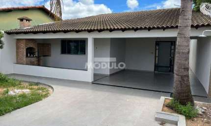 Casa com 3 quartos à venda na Rua das Ipoméias, --, Cidade Jardim, Uberlândia