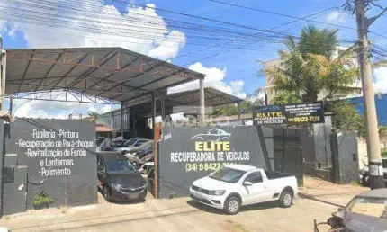 Barracão / Galpão / Depósito para alugar na Avenida Anselmo Alves dos Santos, --, Conjunto Segismundo Pereira, Uberlândia