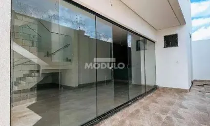 Casa com 3 quartos à venda na Avenida Palmeira Real, --, Novo Mundo, Uberlândia