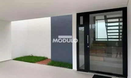 Casa com 3 quartos à venda na Rua Catuana, --, Jardim Karaíba, Uberlândia