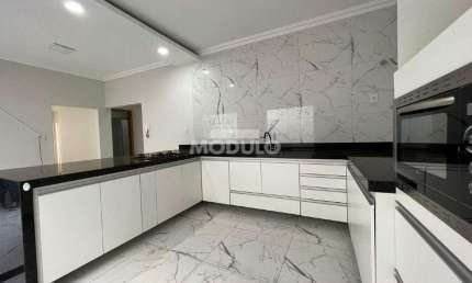 Casa com 3 quartos à venda na Rua Wilson Batista, --, Lagoinha, Uberlândia