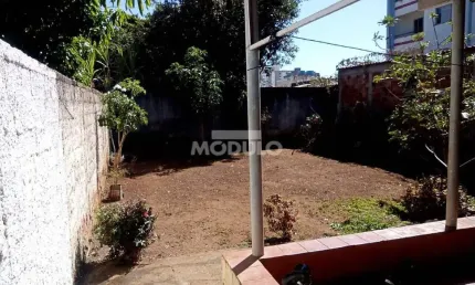 Excelente Terreno Residencial e Comercial com Imóvel: Localização Perfeita para Seu Projeto!