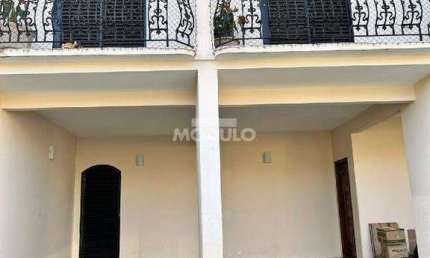 CASA COMERCIAL / RESIDENCIAL à venda, 5 quartos, 3 suítes, 5 vagas, Santa Mônica - Uberlândia/MG