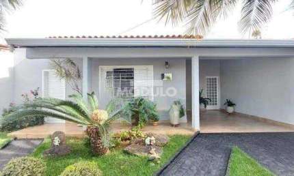 CASA RESIDENCIAL à venda, 3 quartos, 1 suíte, 3 vagas, CIDADE JARDIM - Uberlândia/MG
