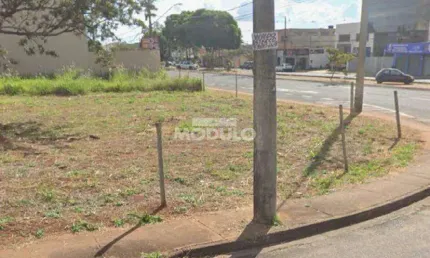 Excelente Terreno de 2.176 M de esquina em avenida Jd Holanda