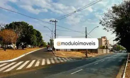 Área em excelente localização em avenida de grande fluxo