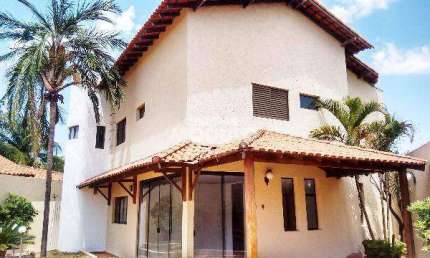 Casa Residencial para locação Bairro Jardim Karaiba