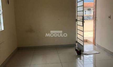 Casa com 4 quartos para alugar na Avenida Cesário Alvim, --, Brasil, Uberlândia