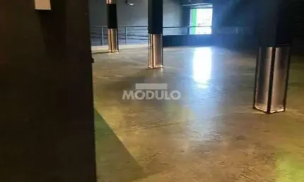 Ponto comercial para alugar na Avenida Rondon Pacheco, --, Saraiva, Uberlândia