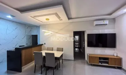 CASA RESIDENCIAL à venda, 3 quartos, 1 suíte, 4 vagas, SAO JORGE - Uberlândia/MG