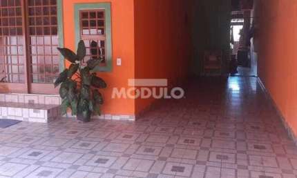 CASA RESIDENCIAL à venda, 4 quartos, 1 suíte, 2 vagas, Granada - Uberlândia/MG
