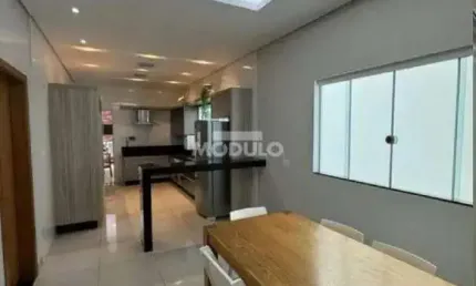 Casa com 3 quartos à venda na Rua Maria José Durães, --, Alto Umuarama, Uberlândia