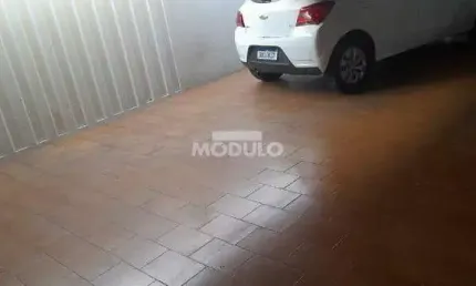 Casa com 3 quartos à venda na Rua João Balbino, --, Conjunto Segismundo Pereira, Uberlândia