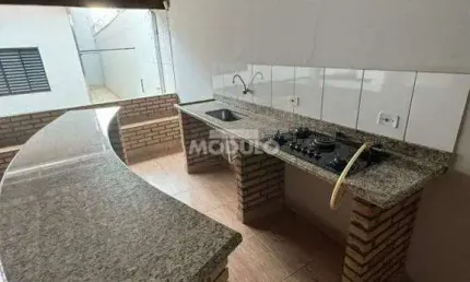 Casa com 3 quartos à venda na Rua Armando Tucci, --, Santa Mônica, Uberlândia