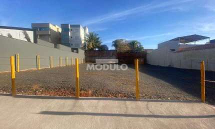 Terreno à venda na Avenida Anselmo Alves dos Santos, --, Santa Mônica, Uberlândia