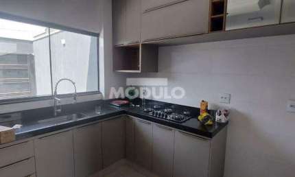 Casa Residencial para locação no Novo Mundo com 3 quartos