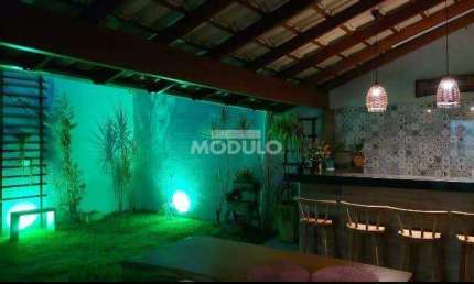 Casa com 3 quartos à venda na Rua Melo Viana, --, Martins, Uberlândia