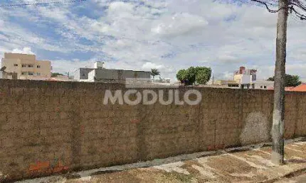 Terreno à venda na Rua Lourdes de Carvalho, --, Conjunto Segismundo Pereira, Uberlândia