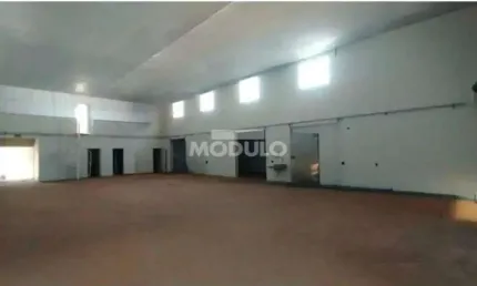 Barracão / Galpão / Depósito para alugar na Rua Cheyenne, --, Novo Mundo, Uberlândia