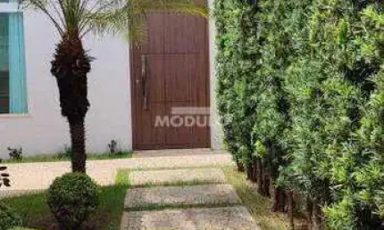 CASA RESIDENCIAL à venda, 3 quartos, 1 suíte, 2 vagas, BOSQUE DOS BURITIS - Uberlândia/MG