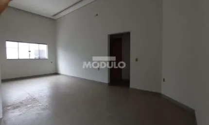 Casa Geminada Novo Mundo com 3 quartos , suite , 2 vagas garagem