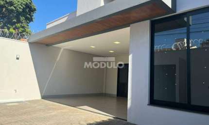 CASA RESIDENCIAL à venda, 3 quartos, 3 suítes, 4 vagas, Vigilato Pereira - Uberlândia/MG