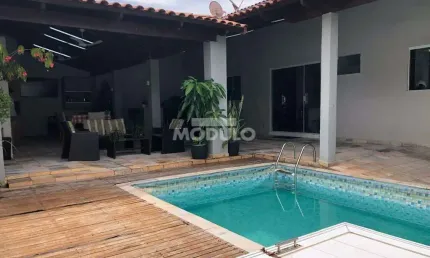 CASA RESIDENCIAL à venda, 3 quartos, 3 suítes, 2 vagas, JARAGUA - Uberlândia/MG