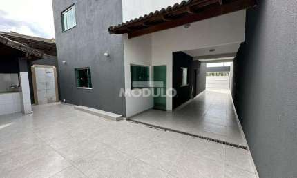 Casa residencial para locação, bairro Santa Mônica com 3 quartos