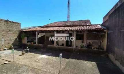 CASA RESIDENCIAL à venda, 3 quartos, 2 vagas, Planalto - Uberlândia/MG