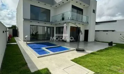 Sobrado condominio Alphaville, 4 suites com closet e area gourmet completa