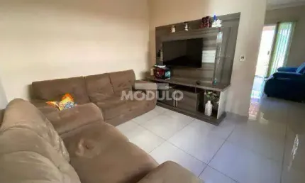 CASA RESIDENCIAL à venda, 3 quartos, 1 suíte, 2 vagas, TAIAMAN - Uberlândia/MG