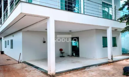 Casa residencial para locação, bairro Jardim Karaiba com 5 quartos