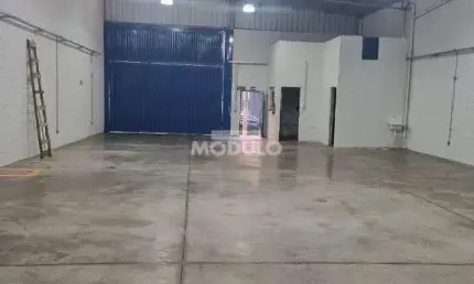 Barracão / Galpão / Depósito para alugar na Rua das Esmeraldas, --, Dona Zulmira, Uberlândia