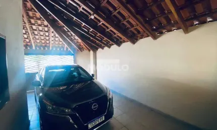 CASA RESIDENCIAL à venda, 3 quartos, 1 suíte, 2 vagas, Osvaldo Rezende - Uberlândia/MG