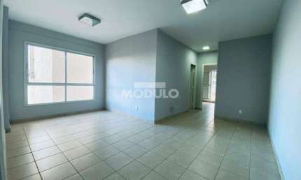 Apartamento na regiao central com 2 quartos, 70 mts privativos