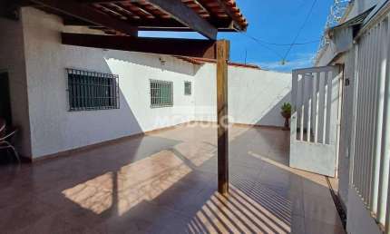 CASA RESIDENCIAL à venda, 3 quartos, 1 suíte, 4 vagas, TIBERY - Uberlândia/MG