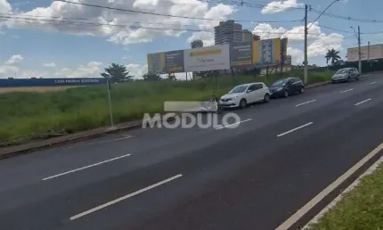 Terreno comercial para alugar na Avenida Nicomedes Alves dos Santos, --, Morada da Colina, Uberlândia