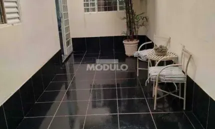 CASA RESIDENCIAL à venda, 3 quartos, 1 suíte, 2 vagas, Presidente Roosevelt - Uberlândia/MG
