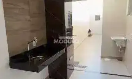 CASA RESIDENCIAL à venda, 3 quartos, 1 suíte, 2 vagas, NOVO MUNDO - Uberlândia/MG