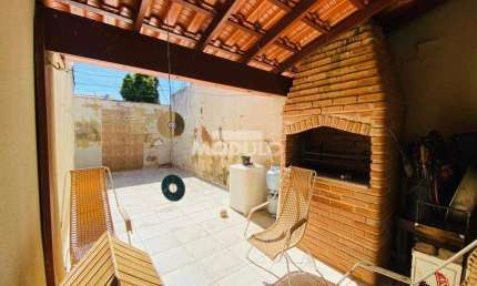 CASA RESIDENCIAL à venda, 4 quartos, 1 suíte, 2 vagas, Tubalina - Uberlândia/MG