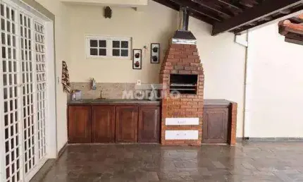 CASA RESIDENCIAL à venda, 4 quartos, 3 suítes, 4 vagas, UMUARAMA - Uberlândia/MG