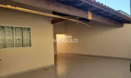 CASA RESIDENCIAL à venda, 3 quartos, 1 suíte, 3 vagas, ALTO UMUARAMA - Uberlândia/MG