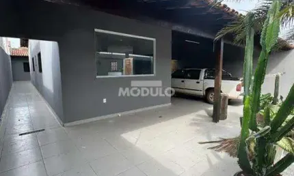 CASA RESIDENCIAL à venda, 3 quartos, 1 suíte, 4 vagas, Laranjeiras - Uberlândia/MG